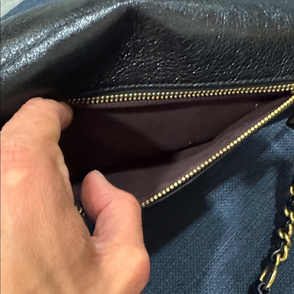Coach black leather bumbag in mint condition - Picture 8 of 8
